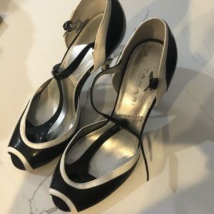 Tahari shoes